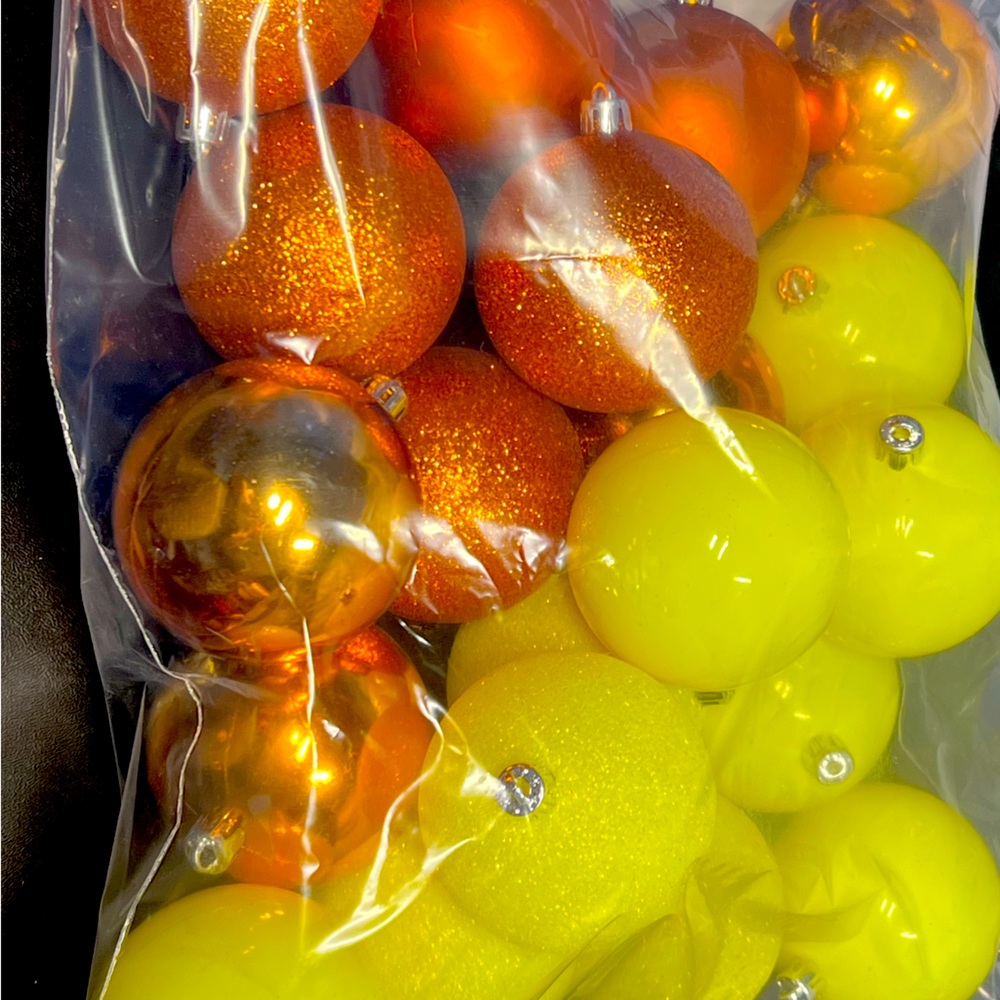 🎉5/$5 - Assorted Bag of Ornaments